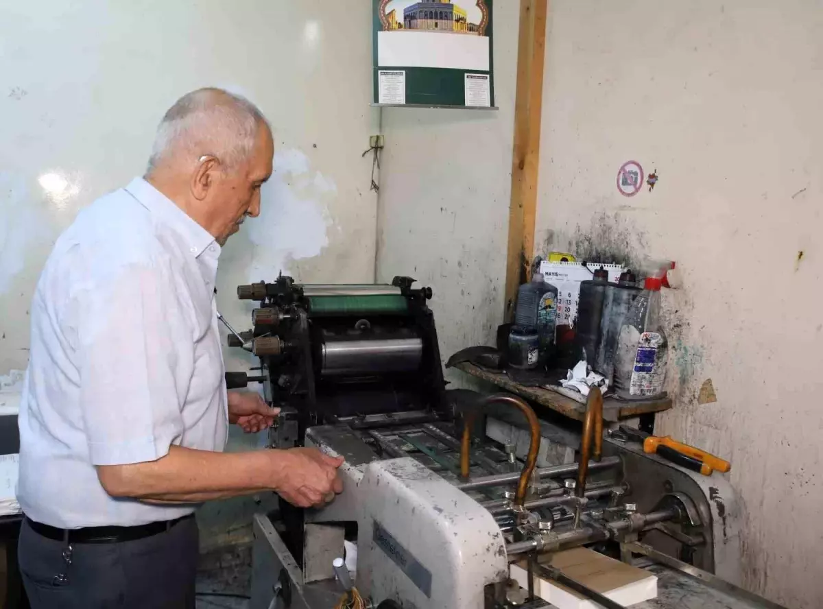 80 yasinda meslegine askla bagli UD4ZgFGS