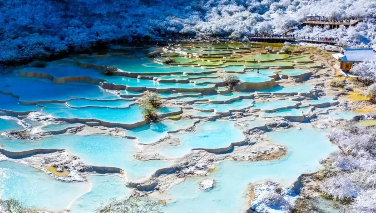 Huanglong’da Sonbaharın İlk Karı