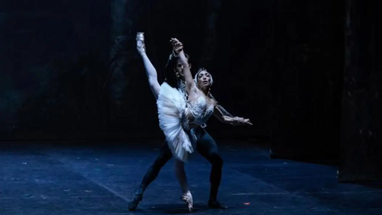 ‘Kuğu Gölü’ balesi AKM’de prömiyer yapacak