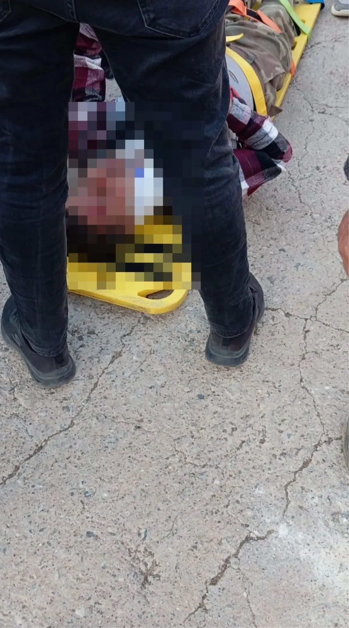 Batman’da Fidan Dikerken Kayalıklardan Düşen Adam Ağır Yaralandı