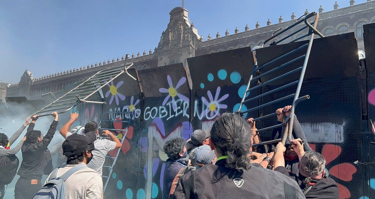 Carlos Manzo suikastı Meksika’yı ayağa kaldırdı! Z kuşağı Ulusal Saray’ın kapısına dayandı