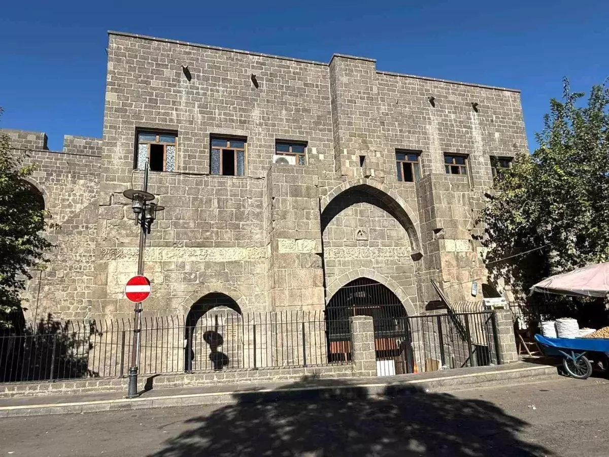 Diyarbakır’daki 969 Yıllık Mervani Camisi’nde Su Sorunu