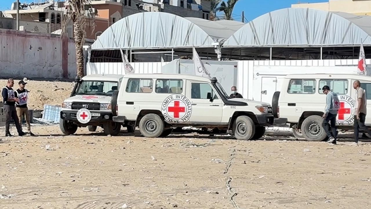 Hamas 1 esirin daha cesedini İsrail’e teslim etti