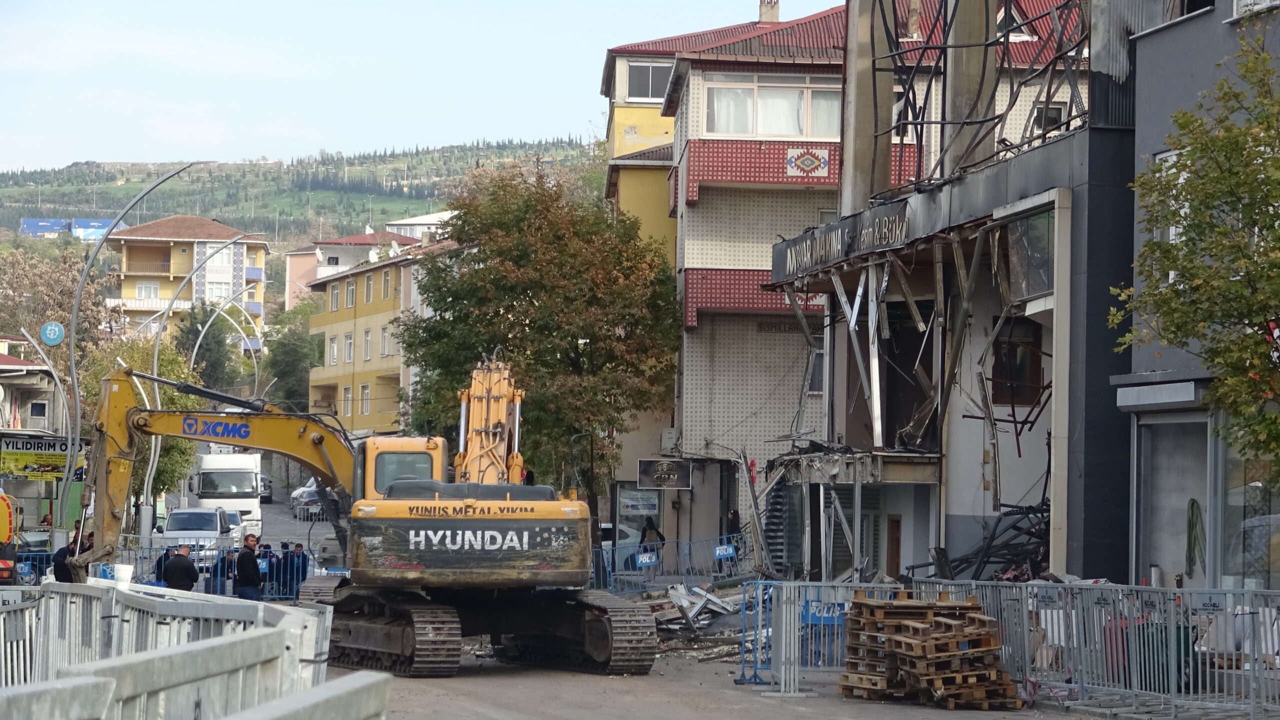 Kocaeli’de 7 kişi mezar olan fabrika yıkılıyor