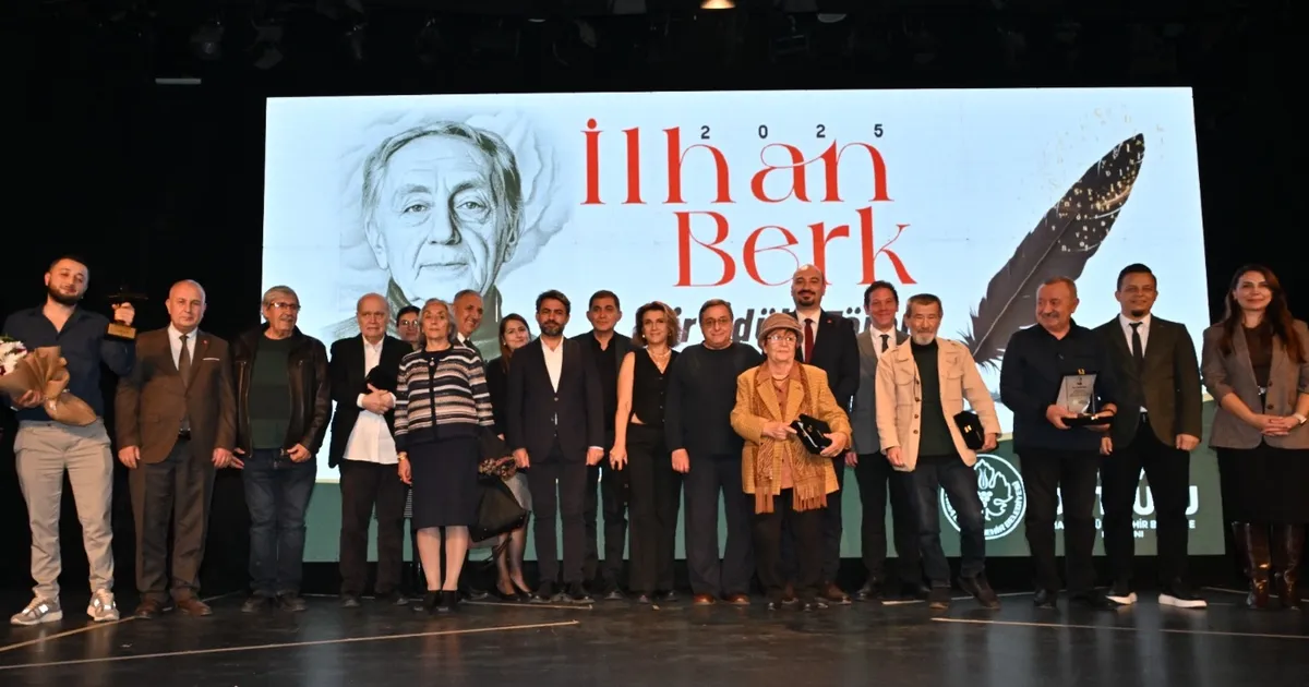 Manisa’da İlhan Berk şiir ödülü genç şaire verildi