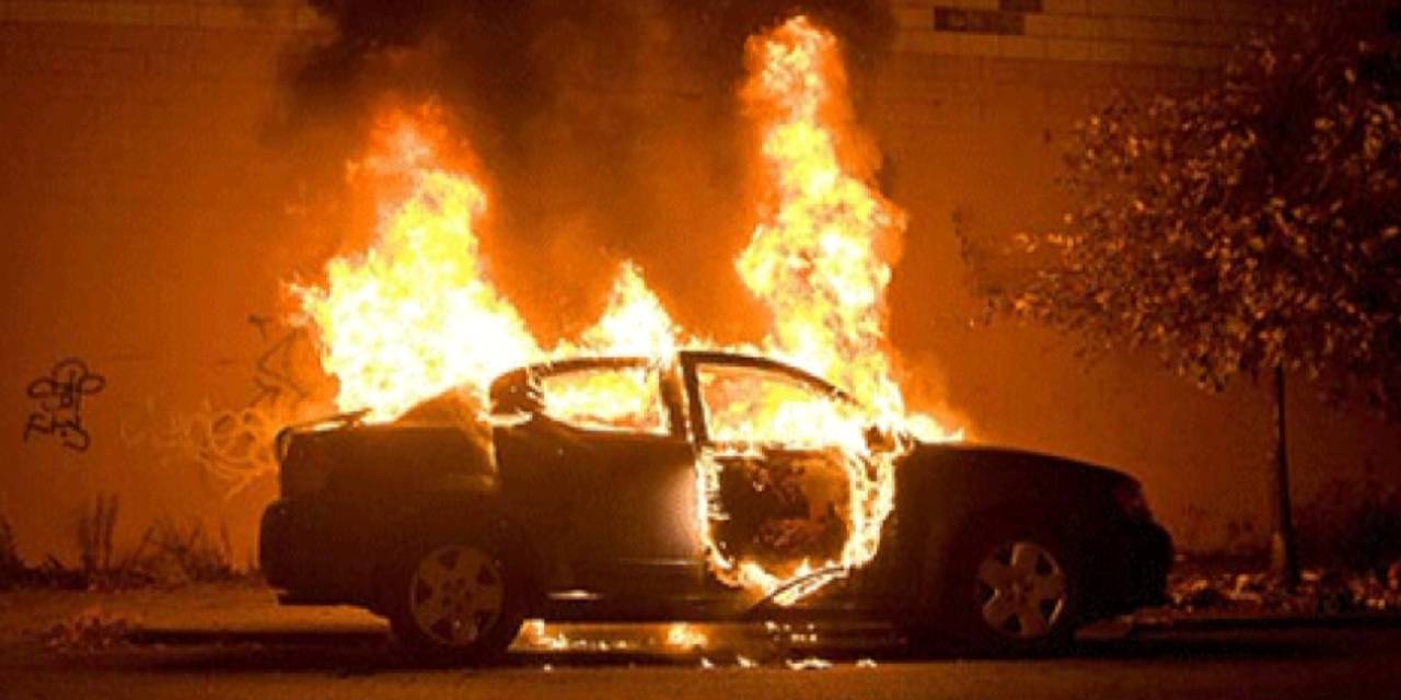 Ankara’da muhtar ve oğluna ait 4 araç kundaklandı