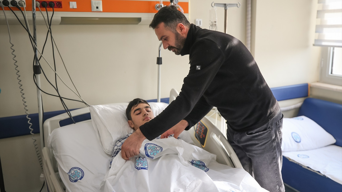 Balıkesir’de mantardan zehirlenen genç babasının karaciğeriyle hayata tutundu