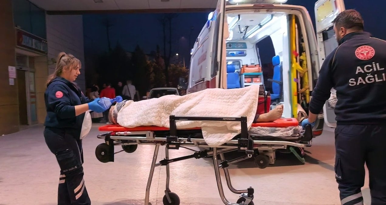 Bursa’da 4 metre yükseklikten düşen yaşlı adam ağır yaralandı