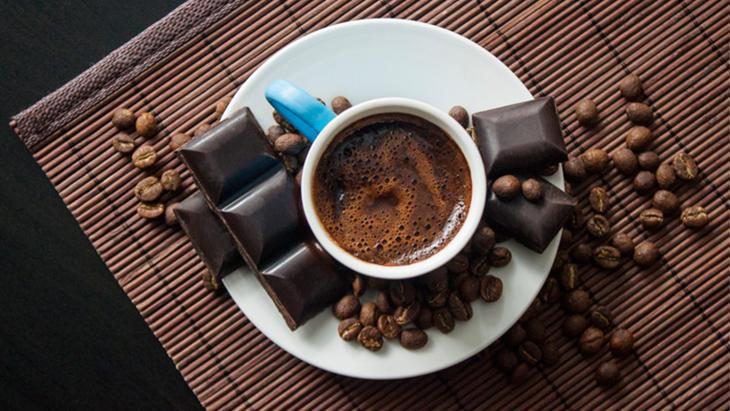 ‘Kahveyle tüketilen çikolata vücutta histamin patlamasına neden oluyor’