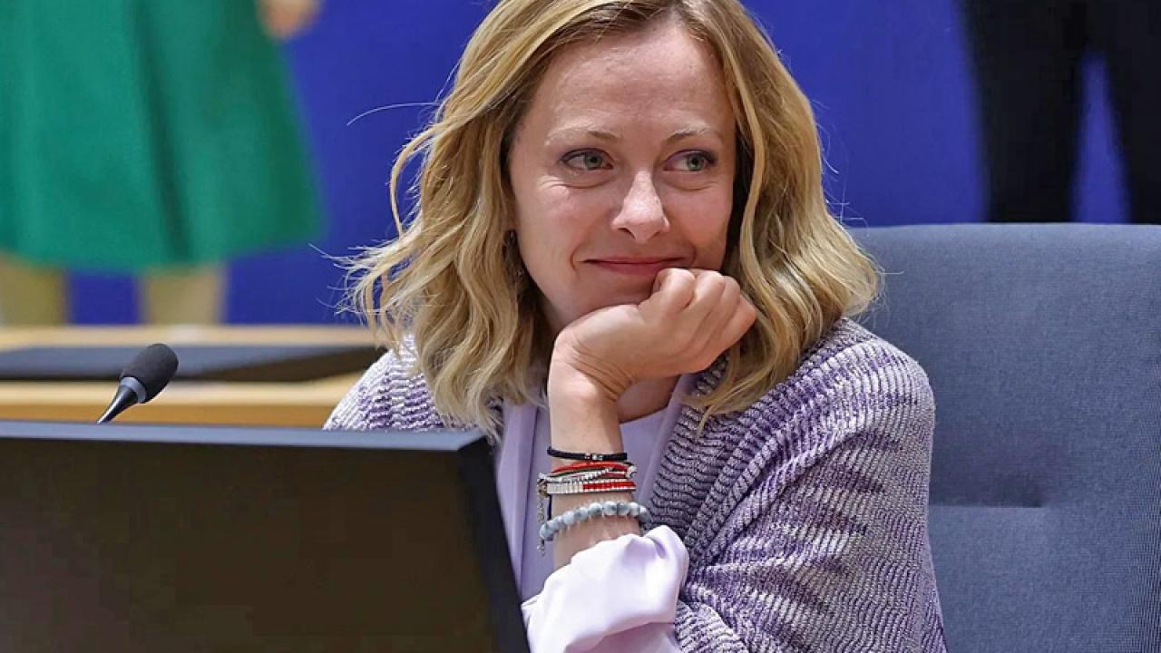 Meloni kendisine gelen hediyeleri satışa çıkarıyor! Değeri dudak uçuklattı