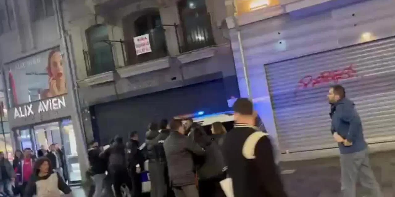 Üniversite öğrencilerinden KYK bursu protestosu! Polis müdahale etti: Gözaltılar var