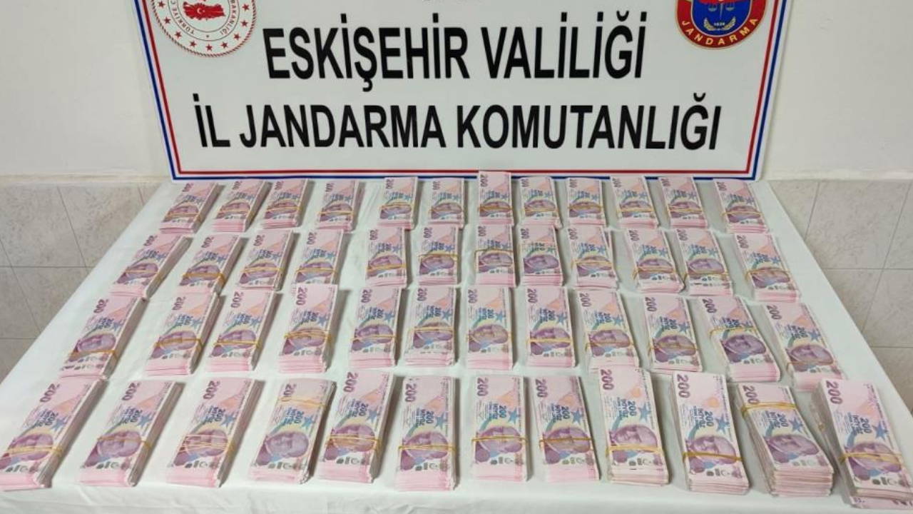 22 büyükbaş alıp, 2 milyon liraya yakın sahte para verdi