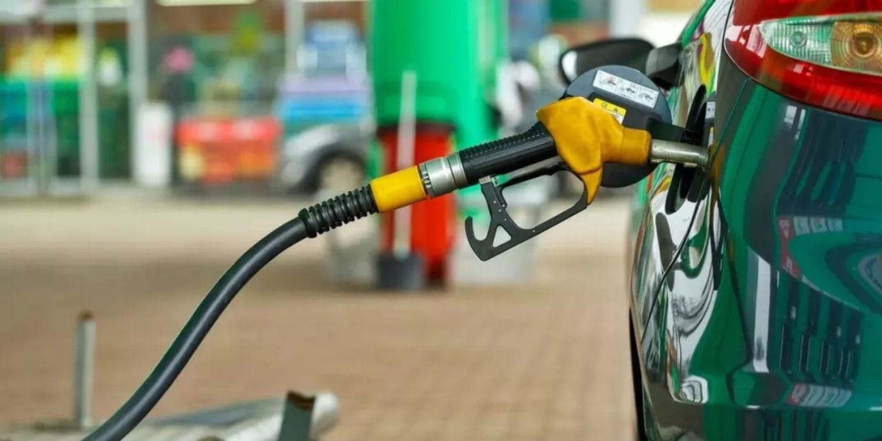 Motorine zammın eli kulağında!