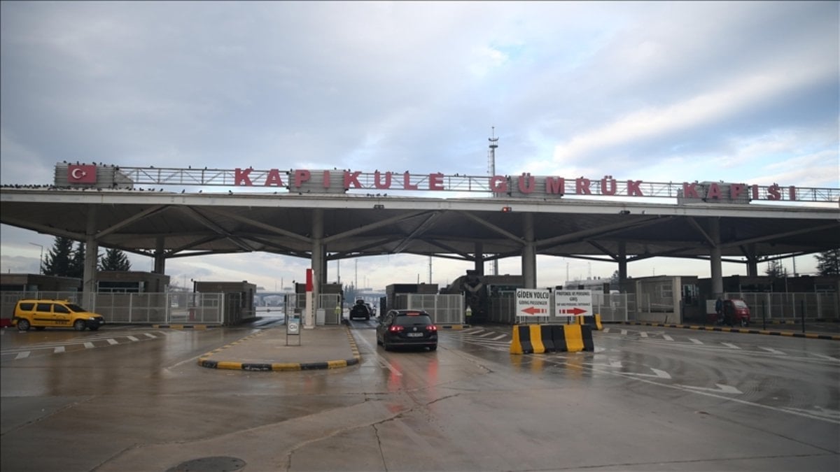 Trakya gümrük kapılarından geçen yıl 15 milyonu aşkın yolcu geçti